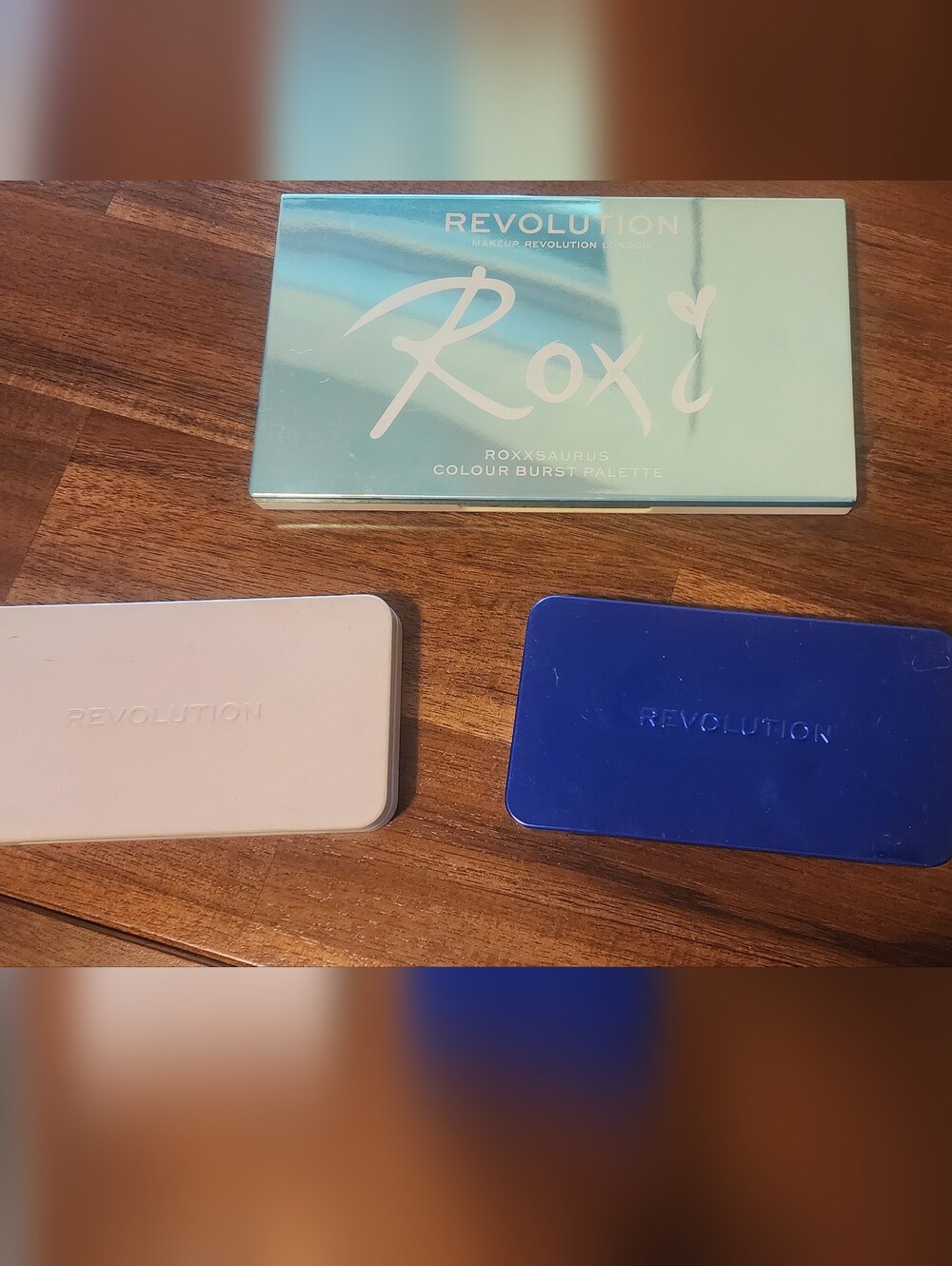 Revolution Roxx Colour Burst Eyeshadow Palette - Aqua & Blue Compacts